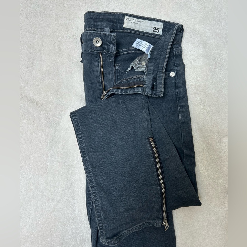 Rag & Bone slim zipper bottom jean size 25
